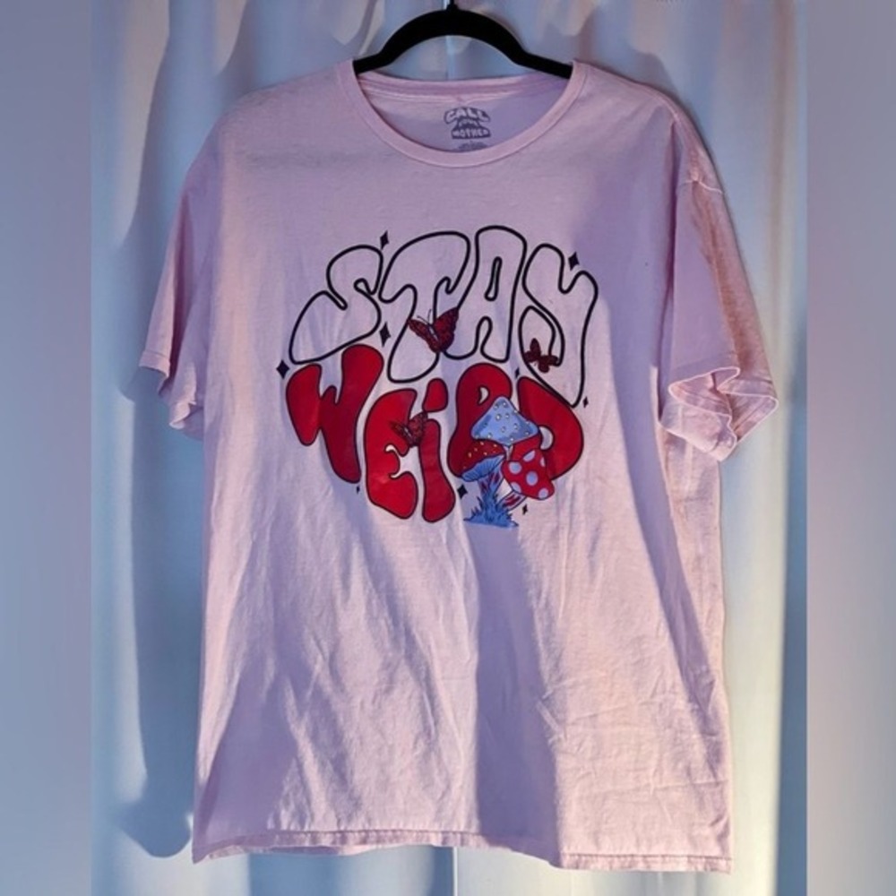 Womans Large Stay Weird Pink Retro Graphic Tee Shirt Mushroom Butterfly Groovy